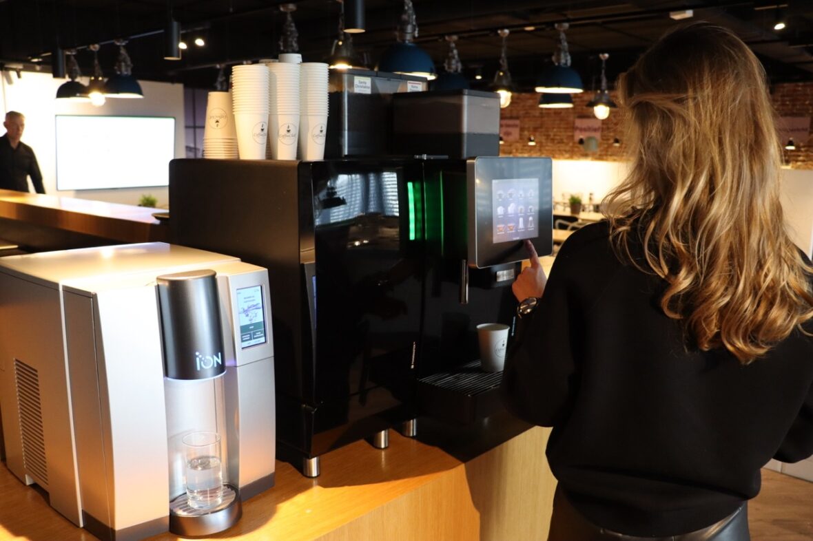 ion waterkoeler en koffiemachine groot